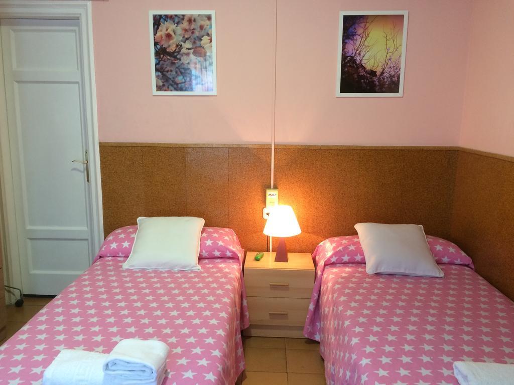 Hostal Valls Barcelona Exterior foto