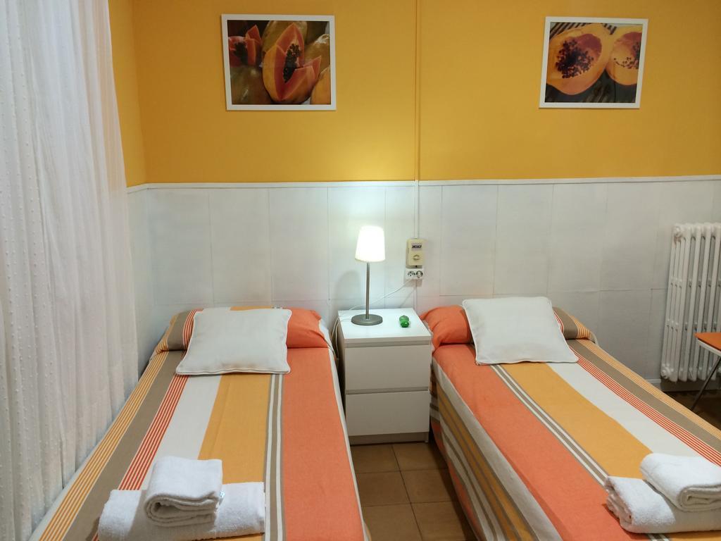 Hostal Valls Barcelona Exterior foto