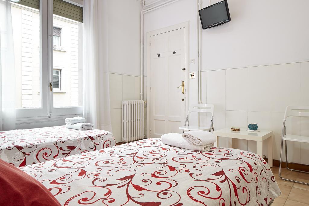 Hostal Valls Barcelona Exterior foto